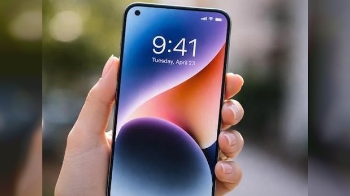 iPhone 18, ekran tasarımında devrim yaratıyor: Dinamik Ada'ya veda mı?