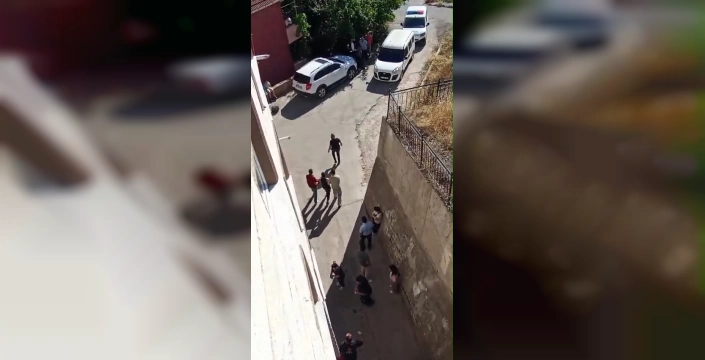 Alaplı'da polislerden kaçan şahıs baca arasına sıkıştı
