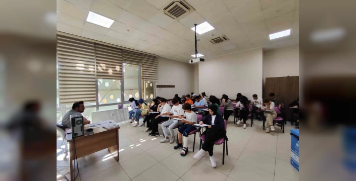 Darıca Belediyesi öğrencileri YKS ve LGS'de büyük başarı gösterdi