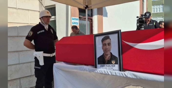 Eskişehir'deki yangında şehit olan Enes Kızılyar Karabük'te toprağa verildi