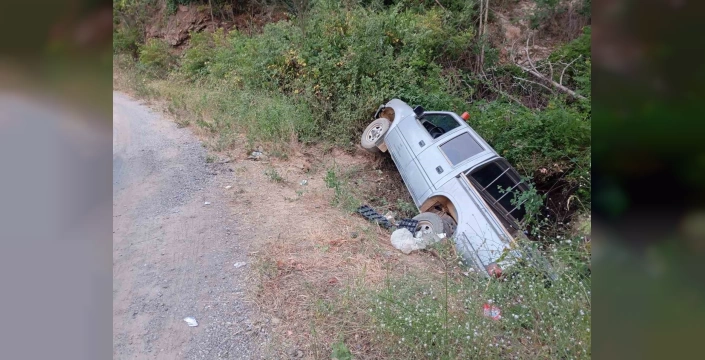 Gazipaşa'da orman yangını söndürme çalışmasında kaza: İki görevli yara almadan kurtuldu