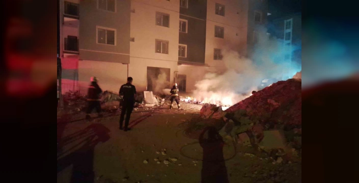 Konya'da apartman önünde yangın