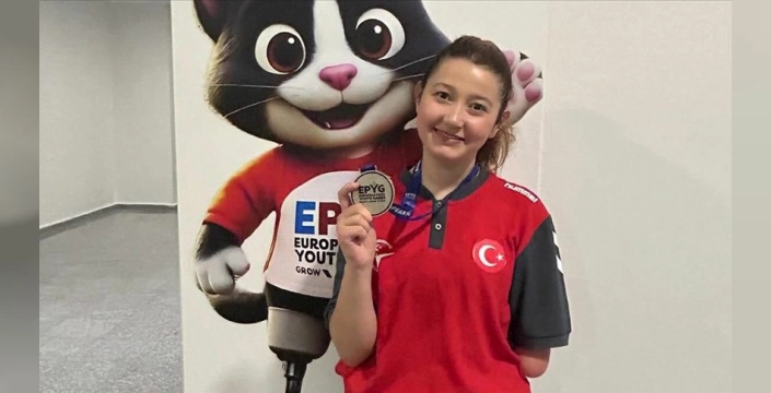 Sümeyye Sude Öztunç Avrupa'da gümüş madalya kazandı