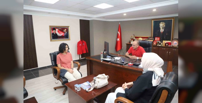 Turgutlu'da başarı: Elif Ela Gülseren'e ödül