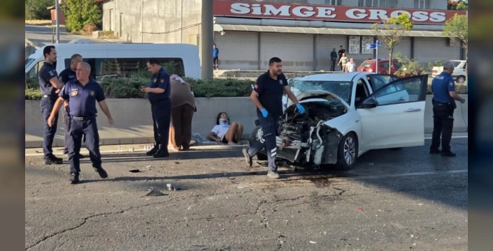 Ankara'da otomobil-otobüs kazası: İki yaralı