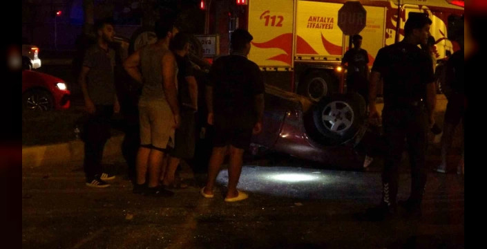 Antalya'da trafik kazası: Sürücü yaralandı
