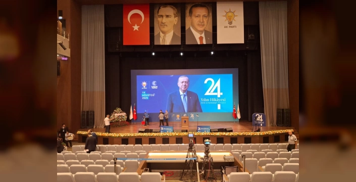 Bahçeli'den AK Parti'ye özel çelenk