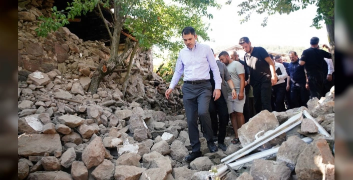 Bakan Kurum açıkladı: Sındırgı'daki depremde 615 bağımsız bölüm ağır hasarlı