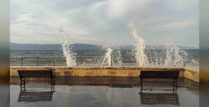 Bursa Valiliği'nden fırtına uyarısı: 2 gün sürecek