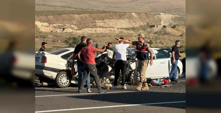 Erzurum'da korkunç kaza: 4 ölü, 3 yaralı