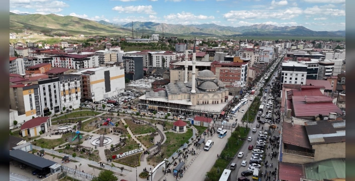 Hakkari'de 'Bir Anadolu Şenliği': Ünlü sanatçılar ve etkinlikler bölgeyi kültür merkezi haline getirecek