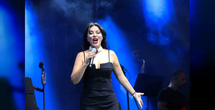 Haluk Levent ve Zara, Çorum'da binlerce hayranıyla buluştu