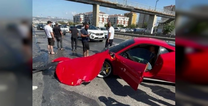 İstanbul'da 15 milyonluk Ferrari kazası: 'Binemeden gitti'