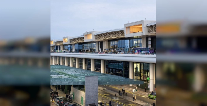 Milano'da havalimanı paniği: Yolcu çöp kutusunu ateşe verdi