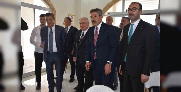 Milli Savunma Bakanı Güler Şırnak'ta: Esnafı ziyaret etti, gençlerle buluştu