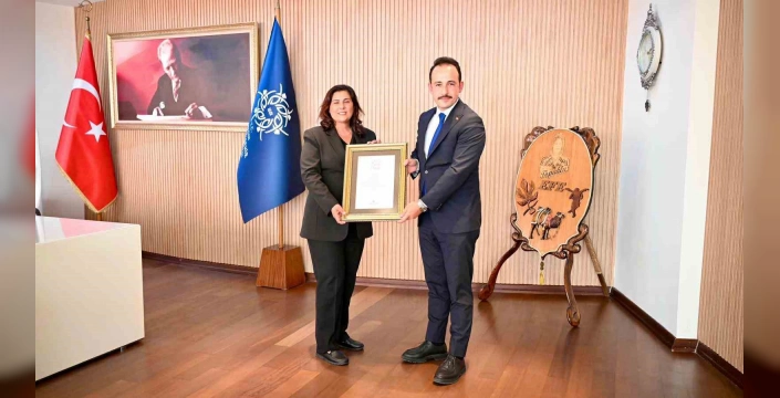 Özlem Çerçioğlu'na ziyaretler sürüyor