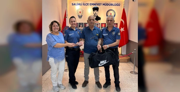 Salihli'de 20 bin lira bulunan çanta sahibine teslim edildi