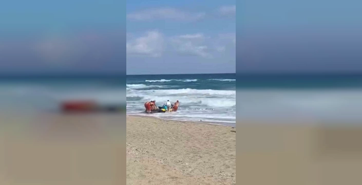 Şile'de denizde boğulma tehlikesi: Cankurtaranlar vatandaşı kurtardı