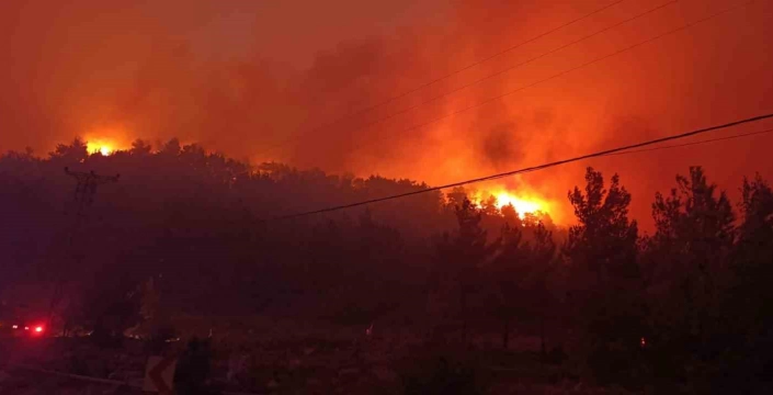 Silifke'de orman yangını: 90 hane tahliye edildi