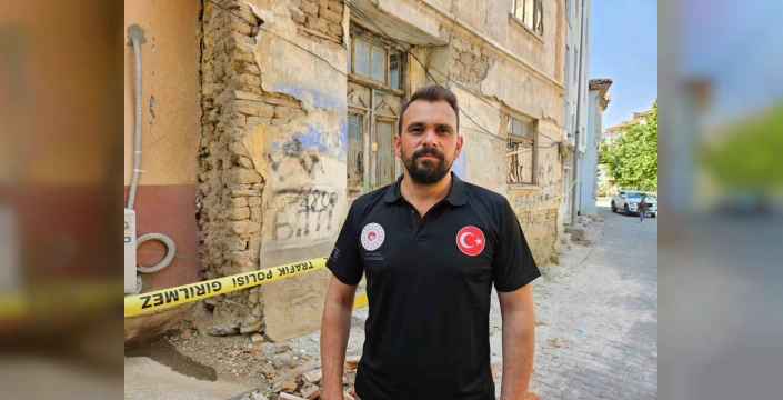 Sındırgı depremi sonrası inceleme: 500'e yakın ağır hasarlı yapı tespit edildi