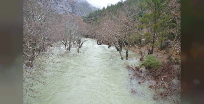 Üzümdere Irmağı kurudu: Oymapınar ve Manavgat barajlarını besleyen önemli su kaynağı yok oldu