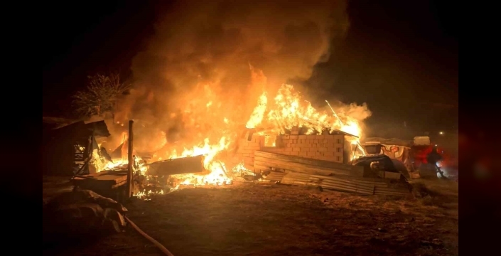 aksaray'da tandırda ekmek yaparken ev kül oldu