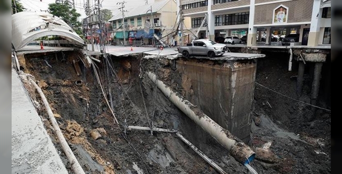 Bangkok'ta devasa çukur: 50 metre derinliğinde yer altı faciası