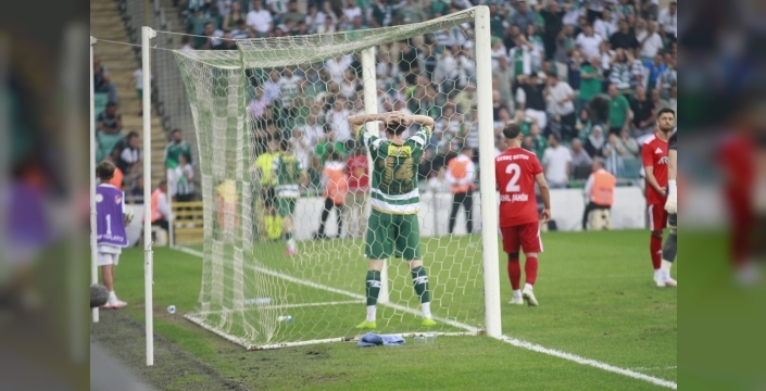 Bursaspor, Arnavutköy Belediyesi'ni 3-1 yendi