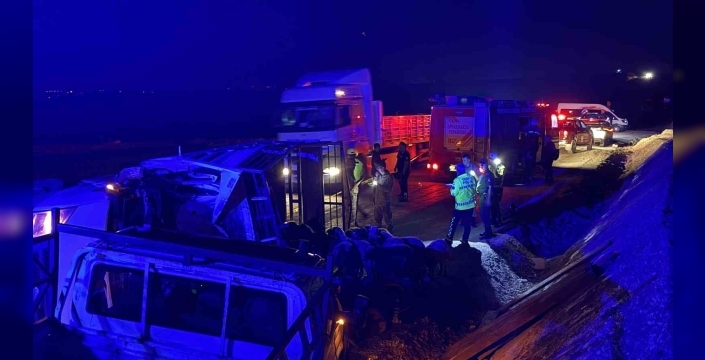 Diyarbakır'da kamyonet kazası: 2 ölü, 1 yaralı