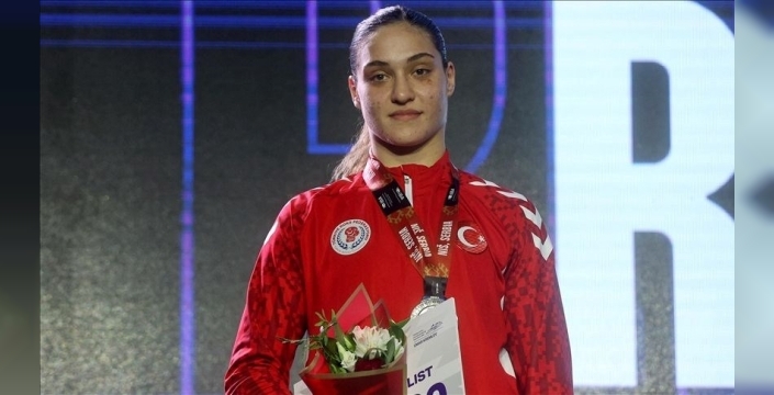 Milli boksör Büşra Işıldar'dan Dünya Şampiyonası'nda gümüş madalya