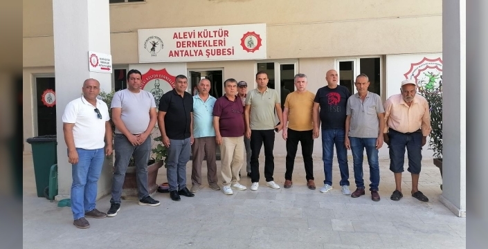 Zeytinköy'de uyuşturucu sorunu ve devletin eksik hizmetleri: Muhtarlar ve polis mahalleyi gözlemledi