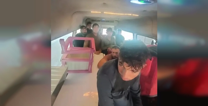 hatay'da otoban girişinde düzensiz göçmenler yakalandı