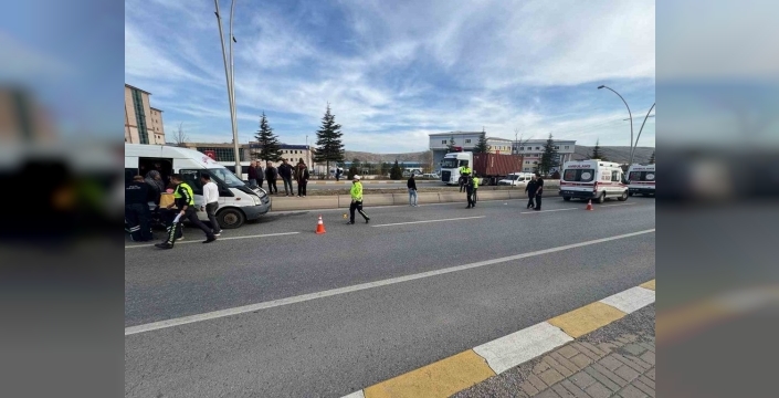 Çankırı'da yürek dağlayan kaza: 80 yaşındaki yaya minibüs altında can verdi