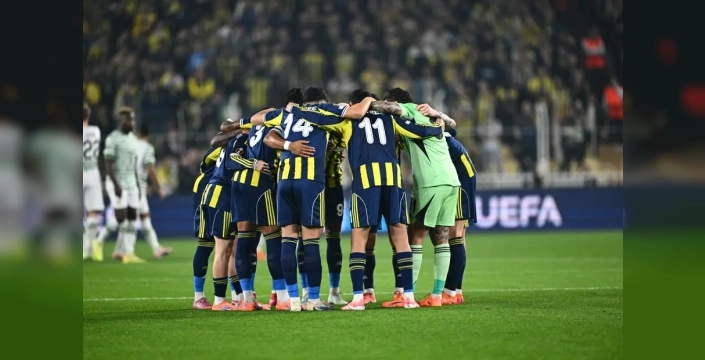 Fenerbahçeli taraftarlardan maç bitmeden dikkat çeken pankart!