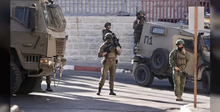 Gece yarısı kâbusu: İsrail askerleri Batı Şeria'da 15 masumu evlerinden sürükledi!