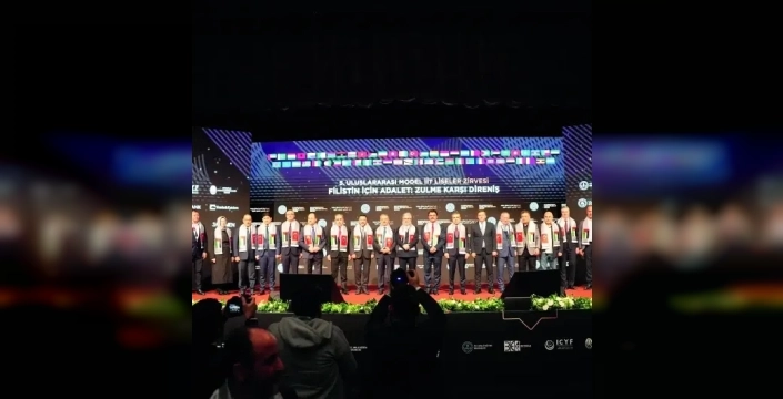 Liselilerden Filistin'e destek: Gençlerin zirvesi Şişli'de toplandı