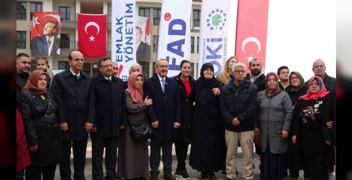 Malatya'da depremzedelerin yürekleri ısıtan anahtar teslimi: Artık güvenli yuvaları var