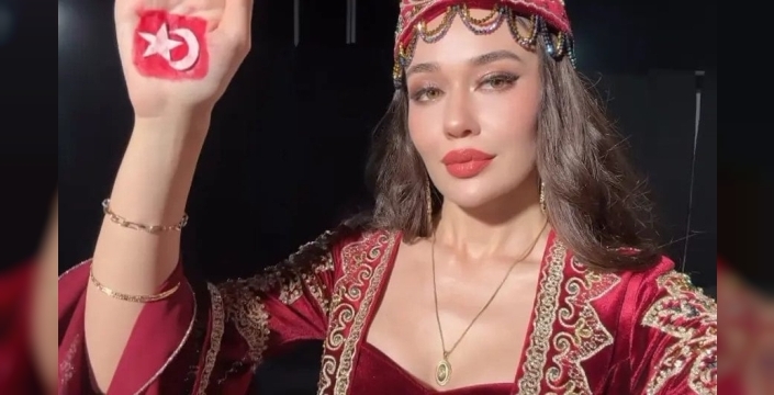 Miss Universe'de Türk gururu Ceren Arslan'a şok engel: Türk bayrağıyla sahneye çıkışı güvenlik tarafından durduruldu!