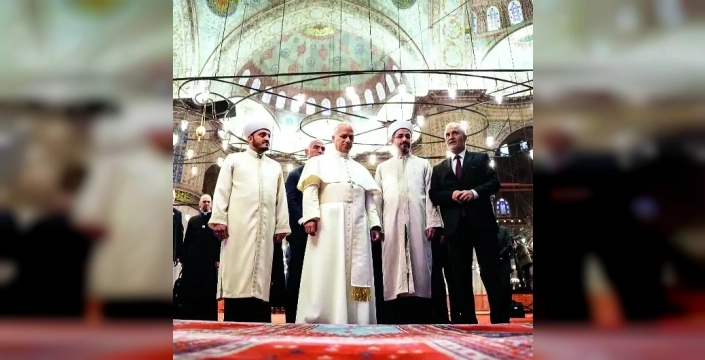 Papa 14. Leo'dan tarihi ziyaret: Sultanahmet Camii'ni gezdi, kilise liderleriyle buluştu