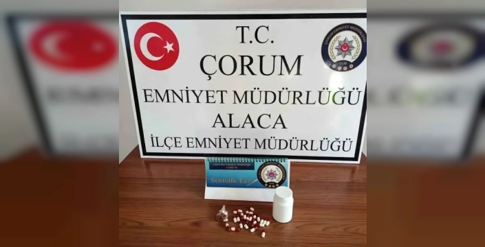 Polis şüpheli araçtan uyuşturucu hap çıkardı: Bir gözaltı
