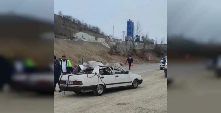 Adıyaman'da kepçe ile otomobil çarpıştı: 5 kişi ölümden döndü, 2 kişi yaralandı
