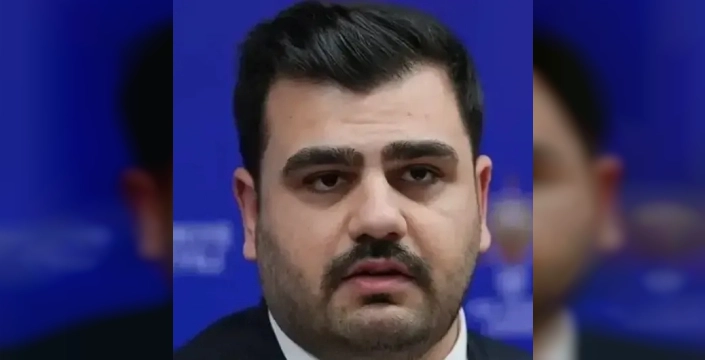 AK Parti'den CHP'ye sert uyarı: 'İzmir'deki çöp dağları ve grevler ortadayken tatil fotoğrafları kabul edilemez!