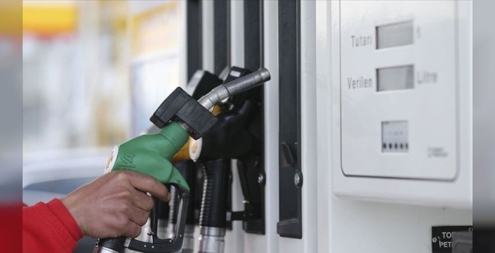 Akaryakıt fiyatlarına gece yarısı indirim geldi, benzin ucuzladı