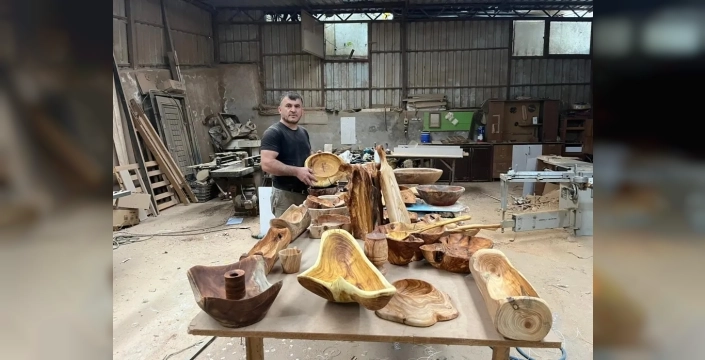 Antalya'da marangoz, zeytin ağaçlarını sanata dönüştürüyor: Çürük odunlar bile değerleniyor!