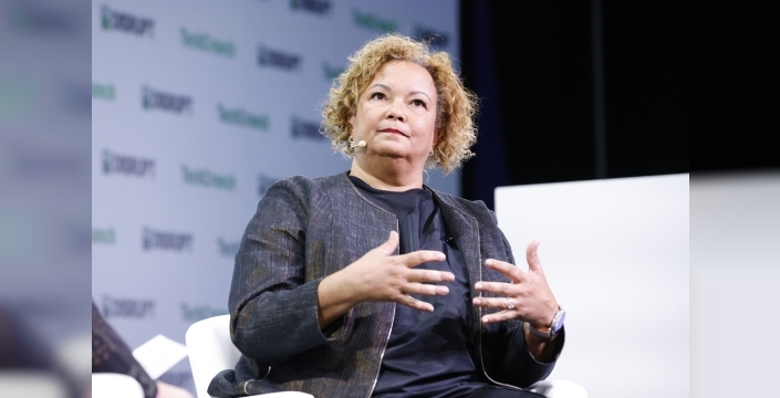 Apple'da üst düzey değişim sürüyor: Hukuk ve politika başkanları emekli oluyor