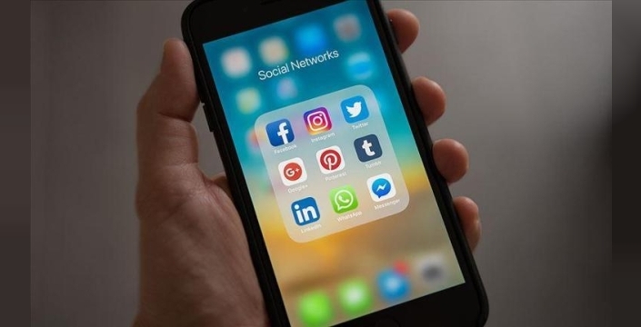 Avustralya'da çocuklar, sakal ve makyajla sosyal medya yasaklarını deliyor: 33 milyon dolarlık ceza riski!