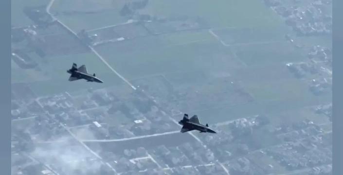 Bayraktar KIZILELMA, dünya havacılık tarihine geçti: İki insansız savaş uçağı ilk kez otonom kol uçuşu yaptı