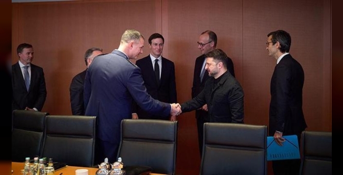Berlin'deki barış görüşmeleri sonuçsuz kaldı, Zelenskiy NATO üyeliğinden vazgeçebileceğini ima etti