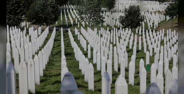 Bosna-Hersek Büyükelçiliği önünde Srebrenitsa skandalı yaşandı