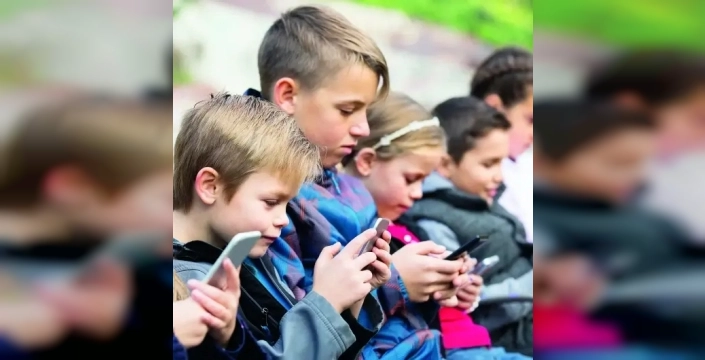 Çocukların ilk kelimeleri artık ekrandan geliyor: Dijital yalnızlık alarmı